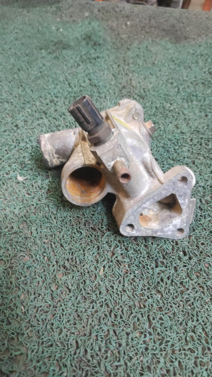 Base de termostato Nissan 350z