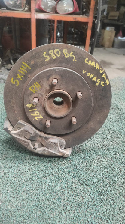 Macero Delantero RH Nissan Caravan