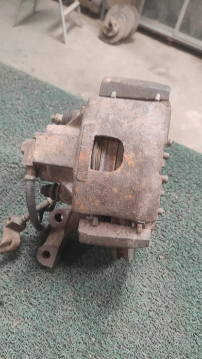 Macero Delantero RH Nissan Caravan