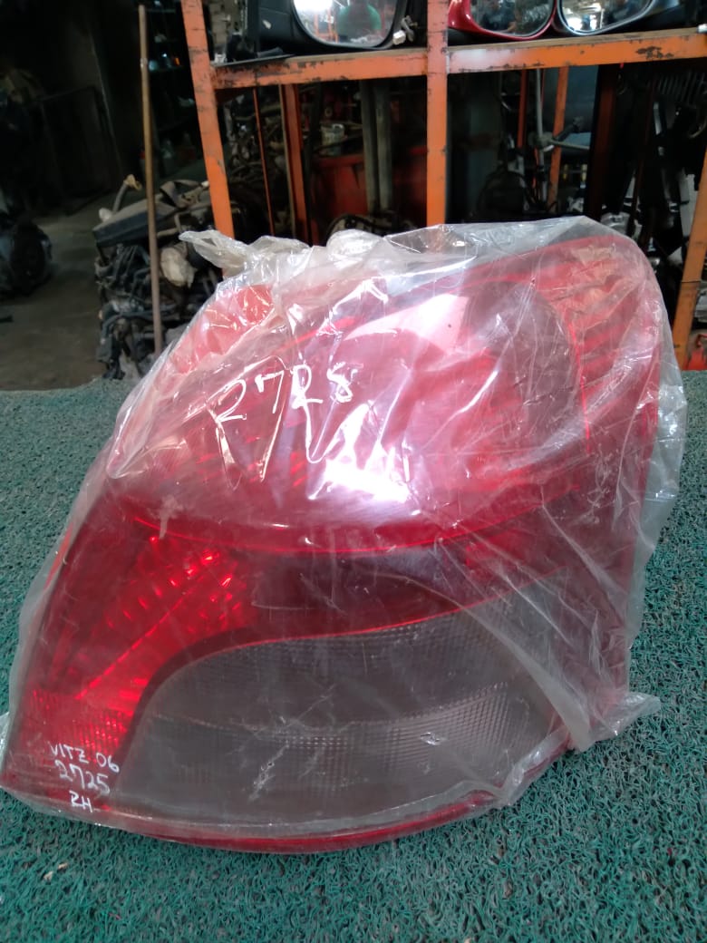Stop Vitz 2006 RH