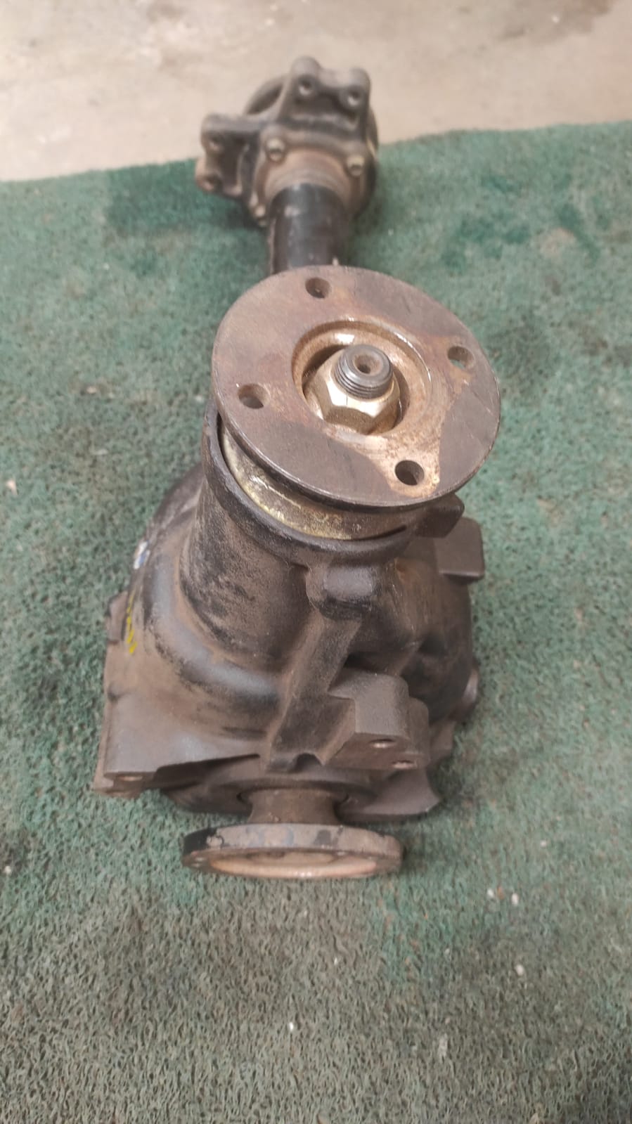 Corona delantera Nissan Pathfinder - Terrano VG 33 4x4