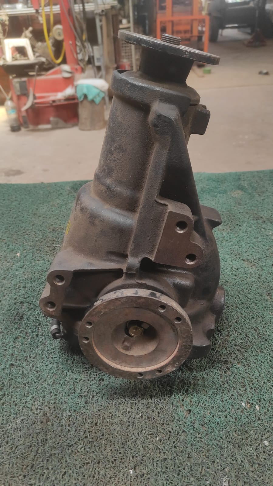 Corona delantera Nissan Pathfinder - Terrano VG 33 4x4