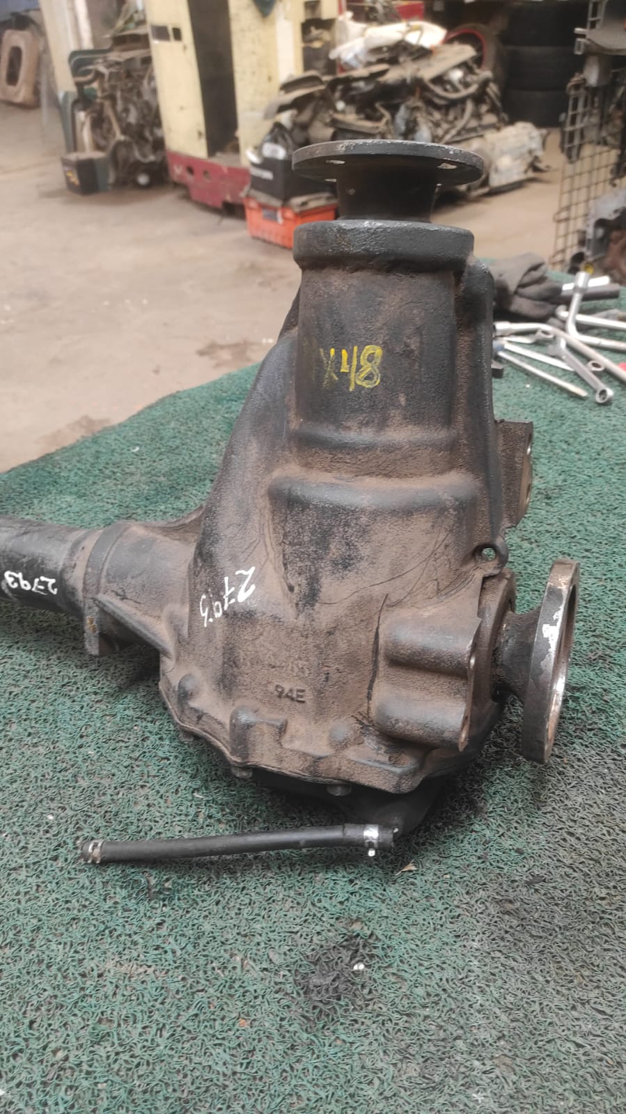 Corona delantera Nissan Pathfinder - Terrano 99 VG 33 4x4