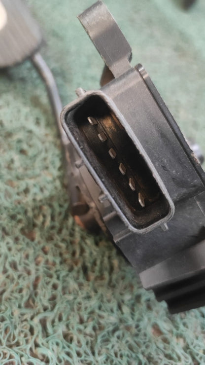 Pedal de aceleracion Nissan March K12