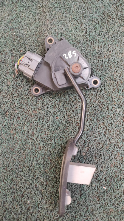 Pedal de aceleracion Nissan March K12