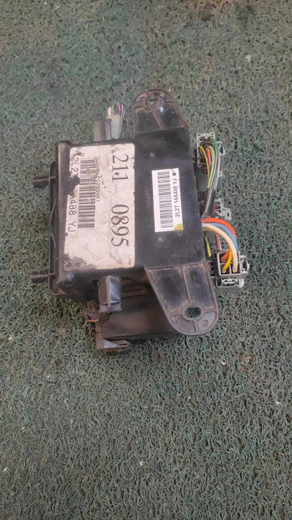Caja de fusible trasera Ford Explorer 2003