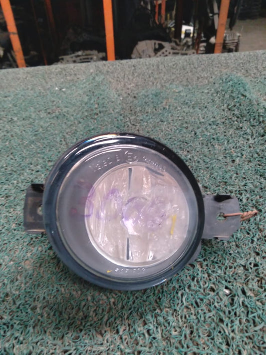 Rompenieblas Nissan Versa Par