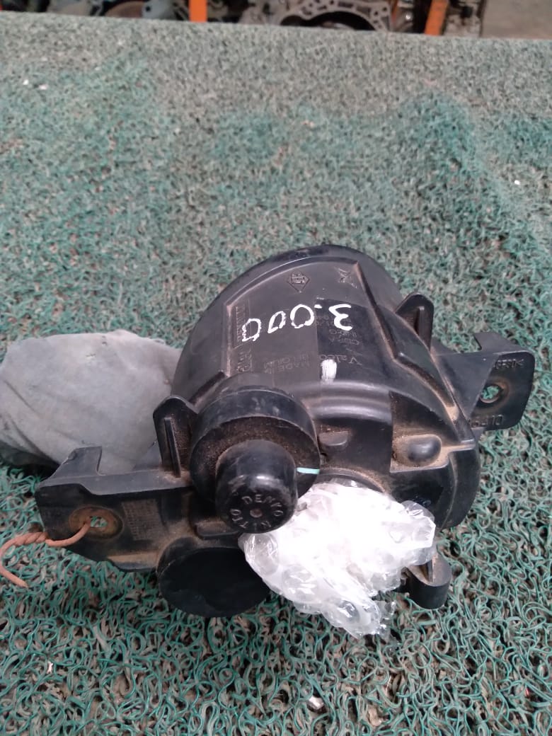 Rompenieblas Nissan Versa Par