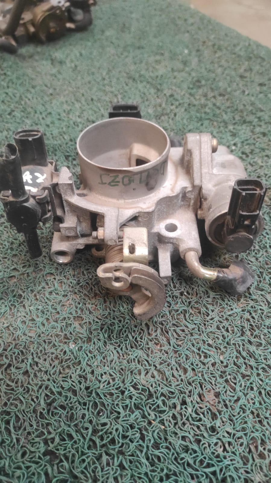 Garganta o cuerpo de aceleración mazda demio ZJ