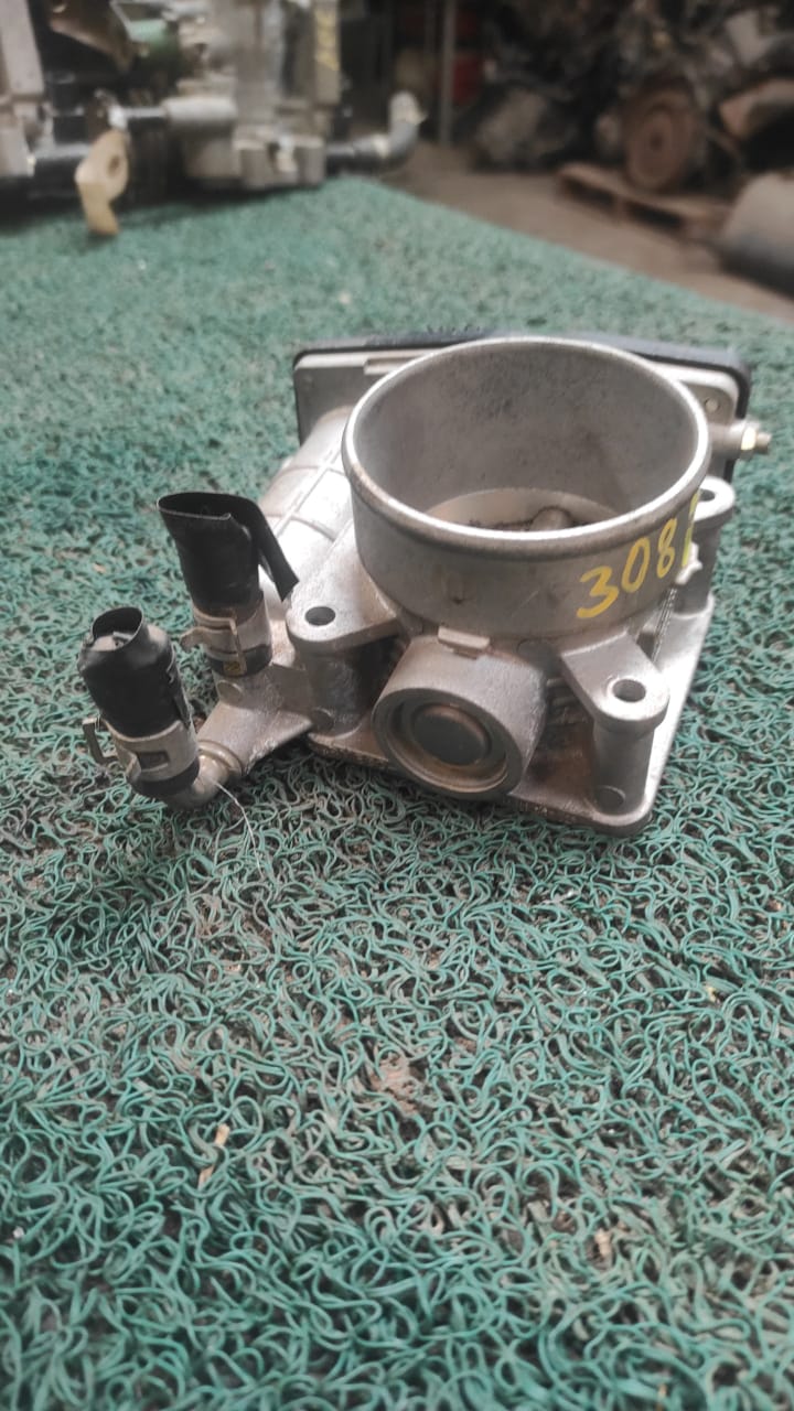 Garganta o cuerpo de aceleración Nissan march CR12