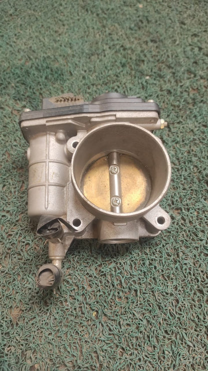 Garganta o cuerpo de aceleración Nissan march CR12