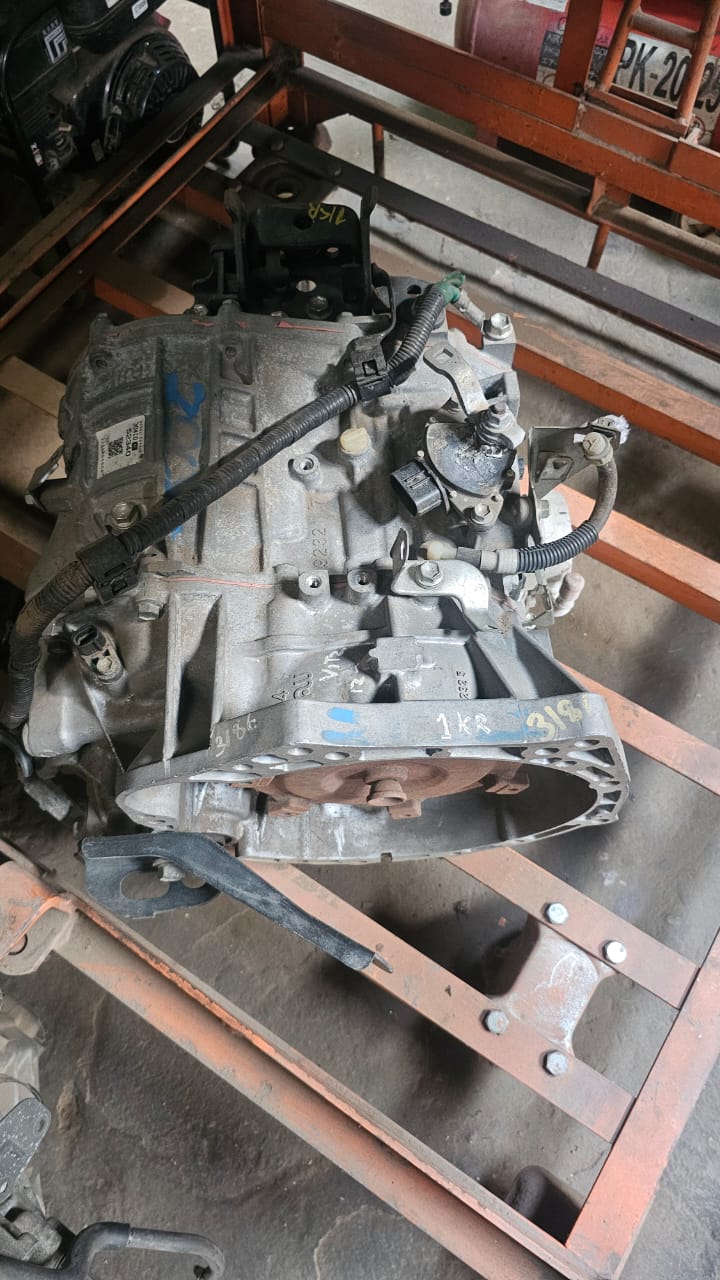 Caja VITZ motor 1KR CVT