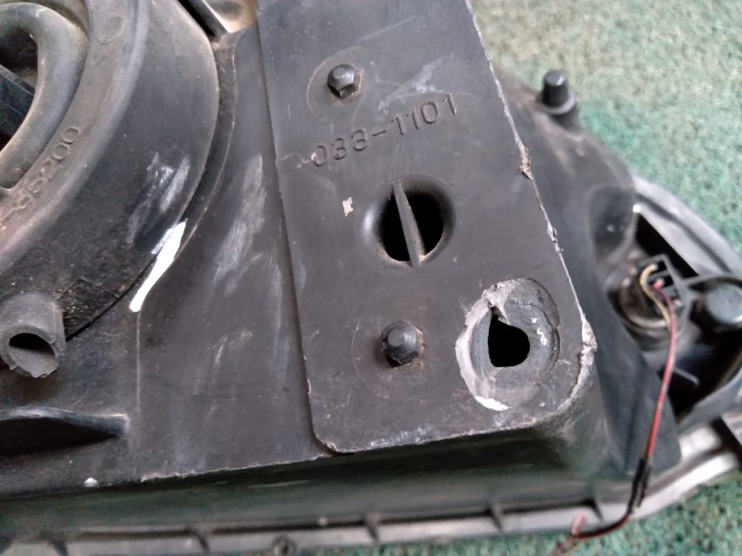 Farol YRV 2000 RH