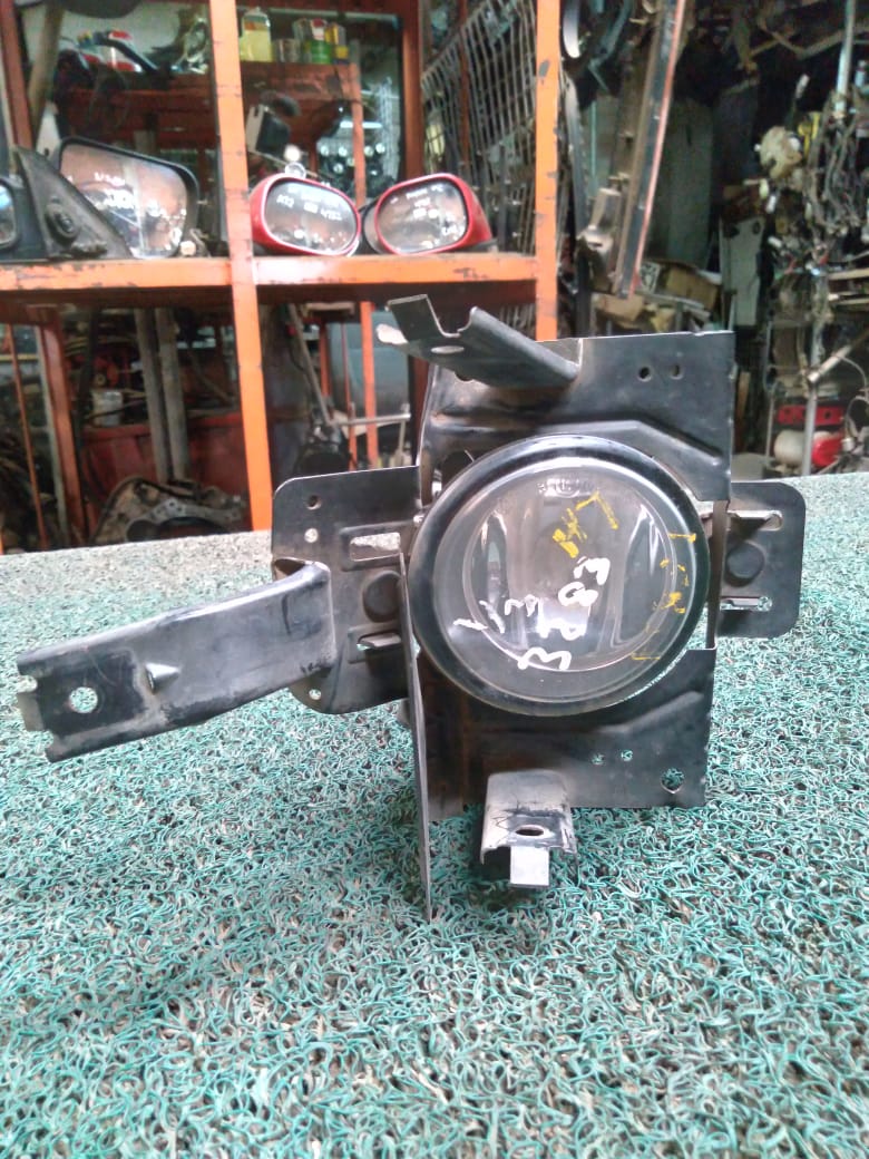 Rompenieblas Nissan Versa Par