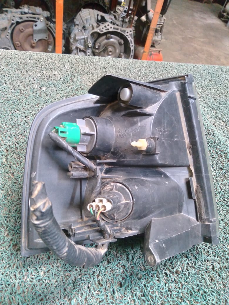Guiñador Mazda Bongo Vanette 2004 LH