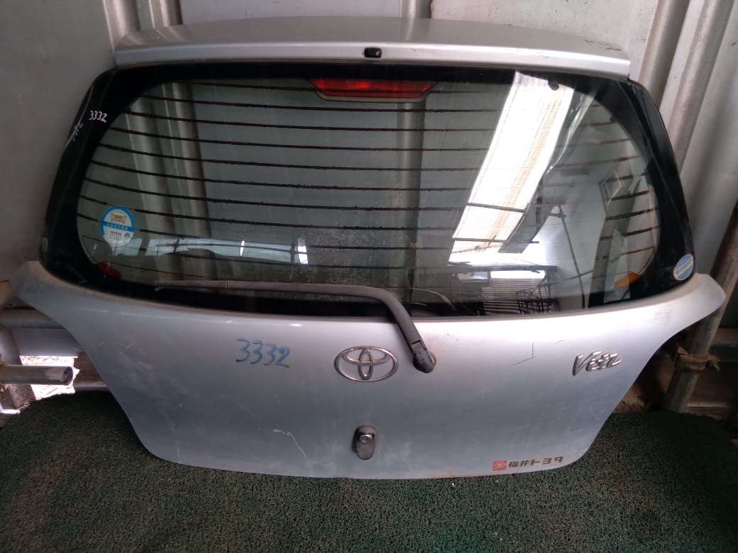 Maletero Vitz 1999