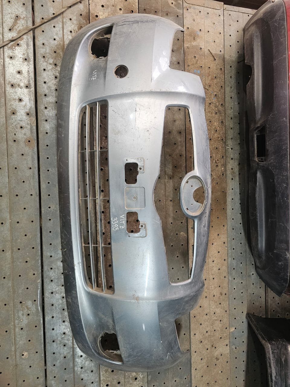Parachoque delantero Vitz 2006