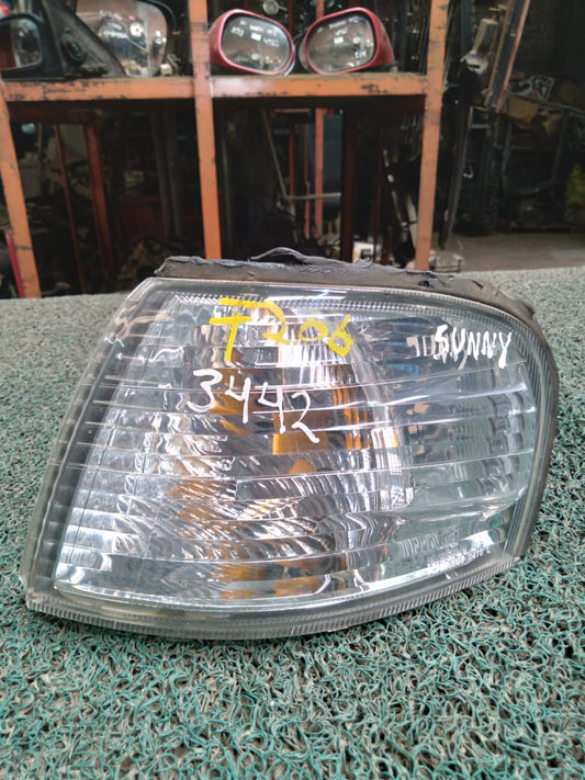 Guiñador Nissan Sunny 2004 LH