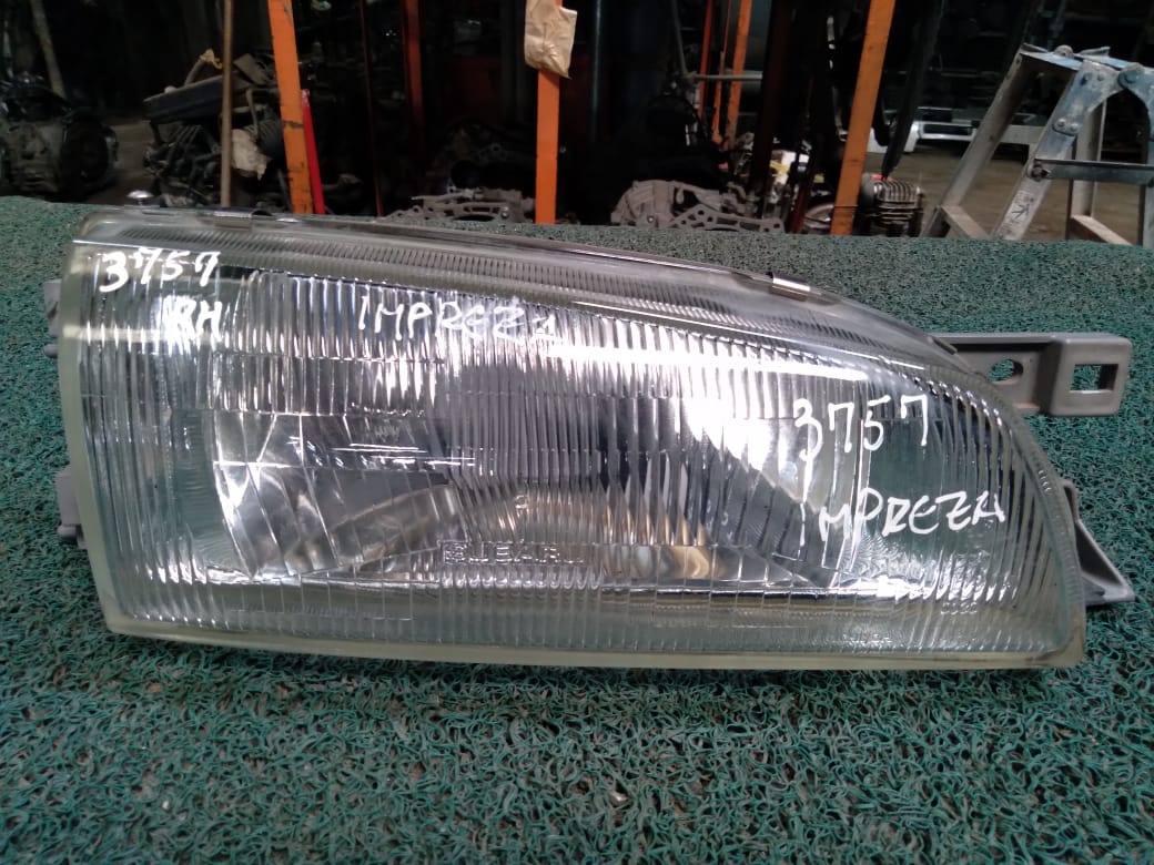 Farol Impreza 1998 RH