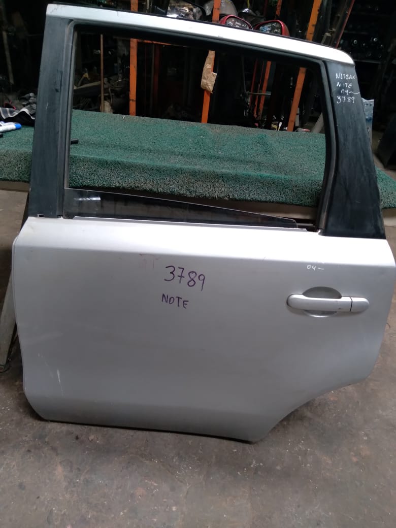 Puerta Trasera Note 2006 LH