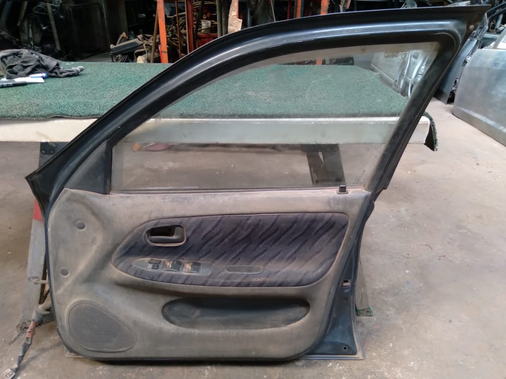 Puerta Delantera Corolla Spinter RH