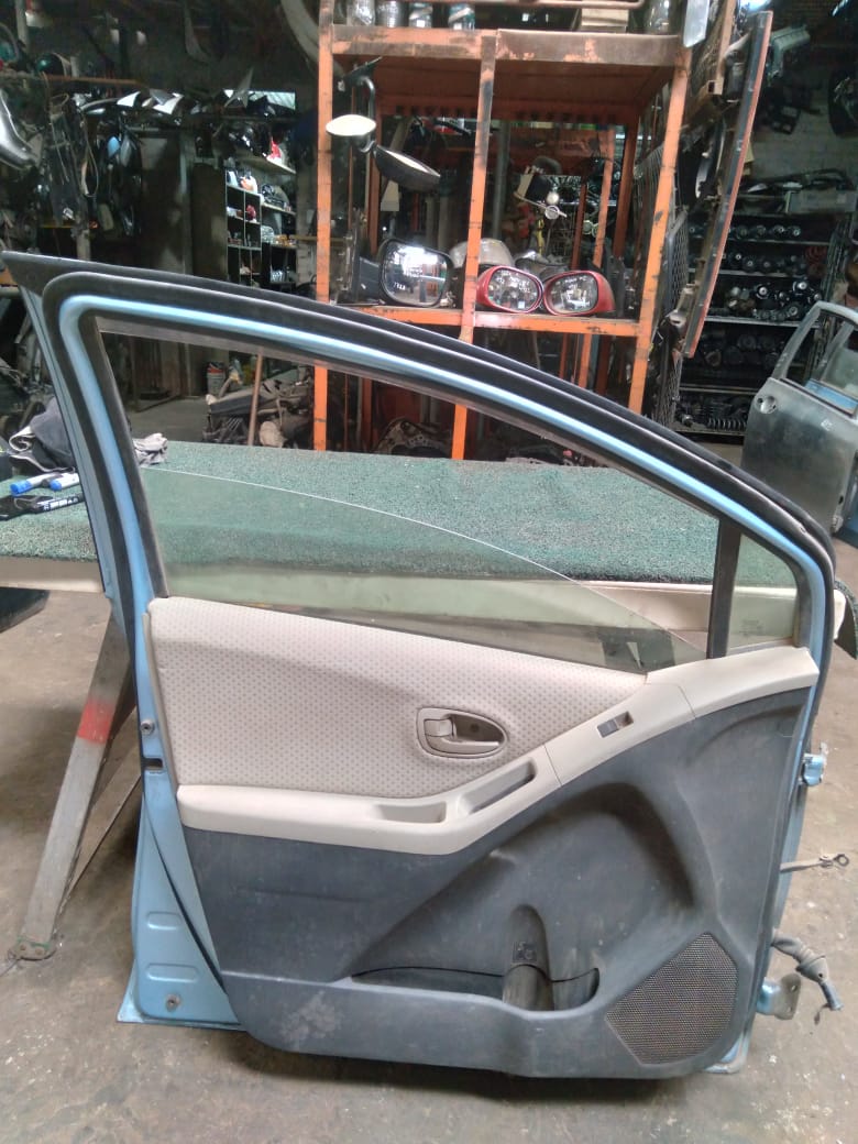 Puerta Delantera Vitz 2006 LH