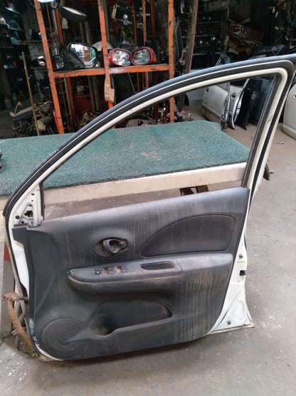 Puerta Delantera March RH