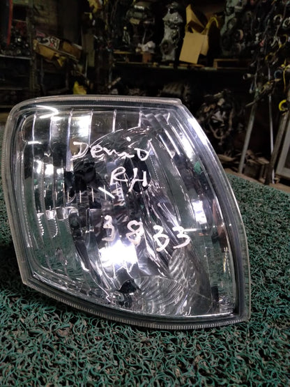 Guiñador Mazda Demio 2000 RH