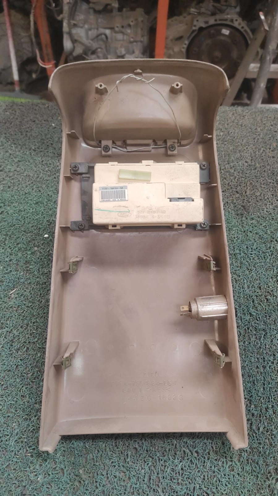 Consola central trasera Ford Explorer 1999