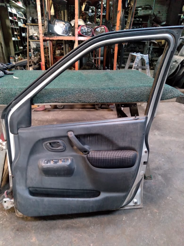 Puerta Delantera Ignis 2000 RH