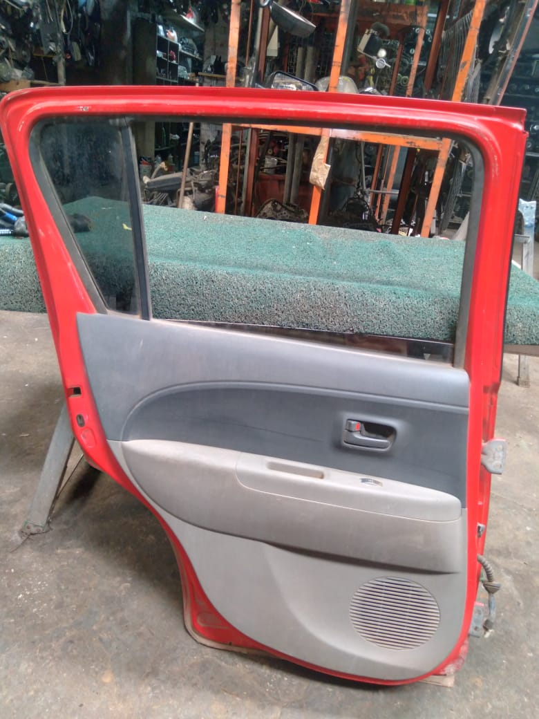 Puerta Trasera Passo 2004 LH