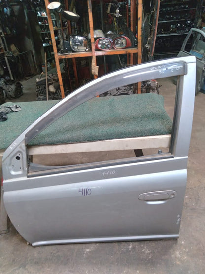 Puerta Delantera Vitz 1999 LH