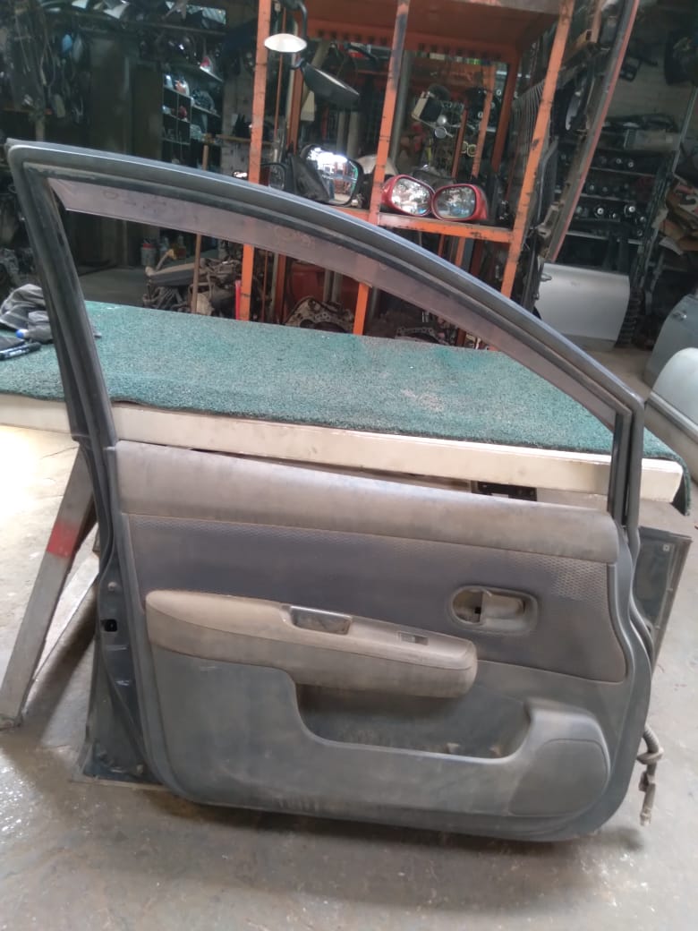Puerta Delantero Tiida RH