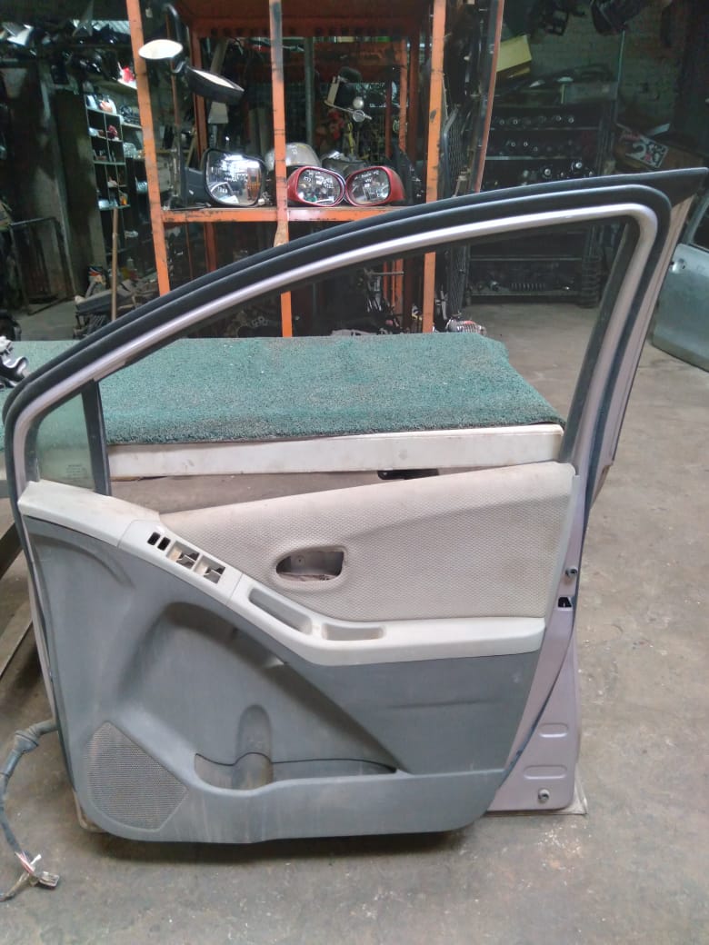 Puerta Delantera Vitz 2006 RH