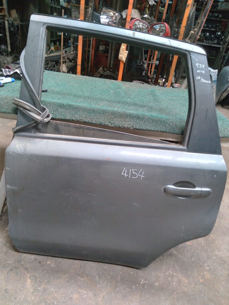 Puerta Trasera Note 2006 LH
