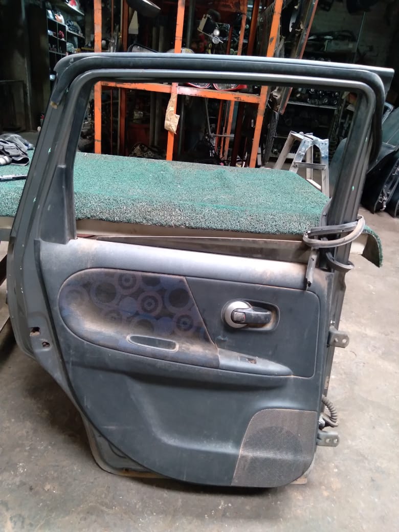 Puerta Trasera Note 2006 LH