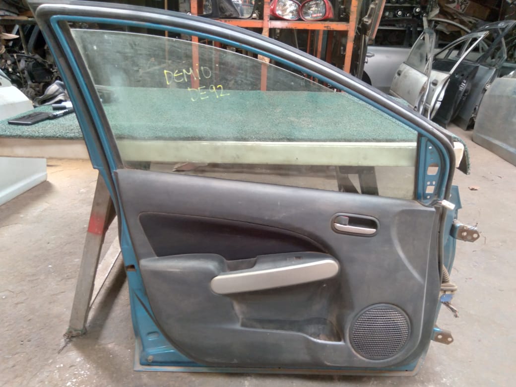 Puerta Delantera Demio LH