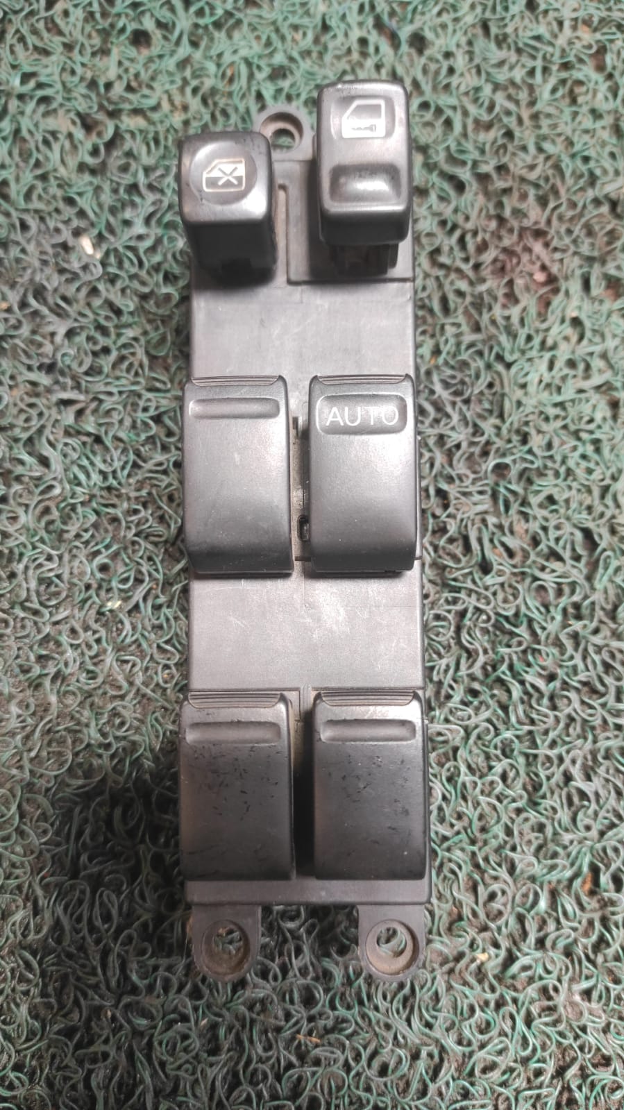 Mando levanta vidrios Nissan sunny-Sentra -Subaru impreza