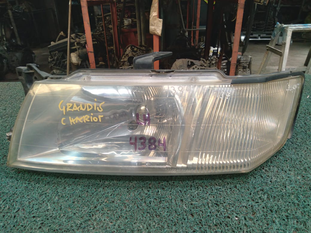 Farol Chariot Grandis 1997 LH