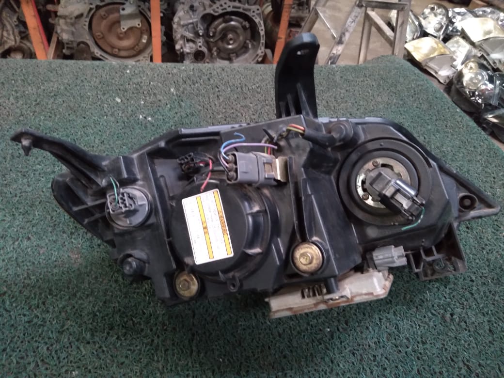 Farol Demio 2004 LH