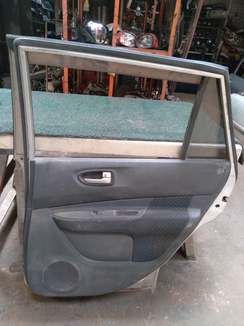 Puerta Trasera Wingroad 2010 RH