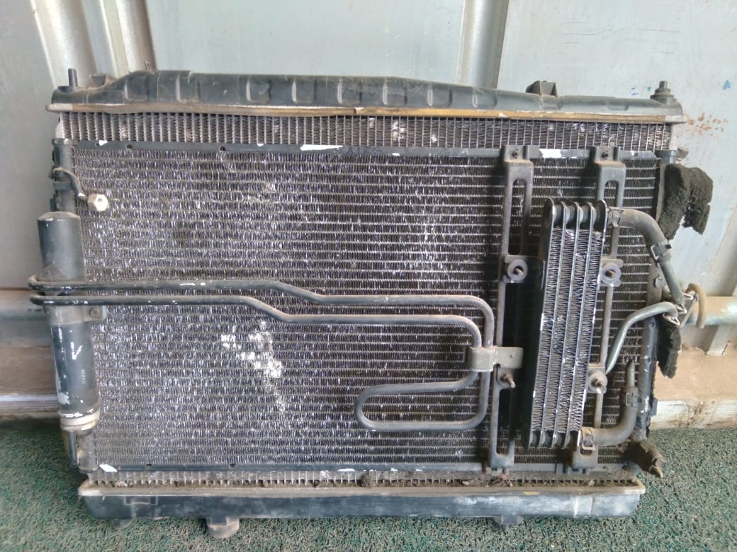 Radiador de agua Nissan