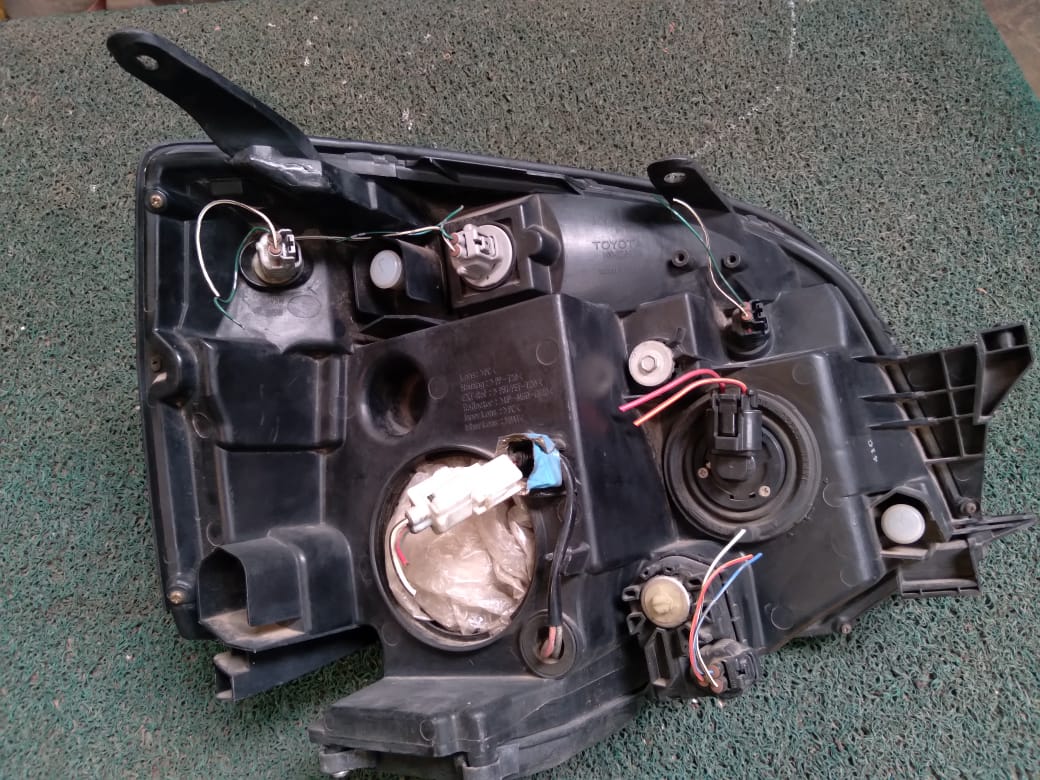 Farol Voxy 2004 LH