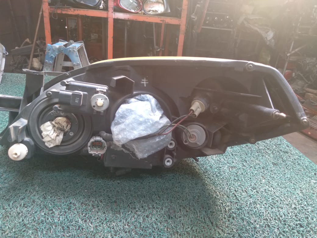 Farol Primera 2003 RH