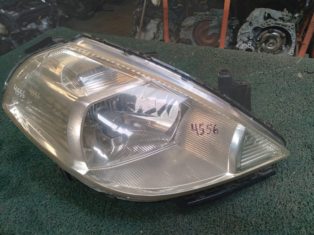 Farol Tiida 2006 RH