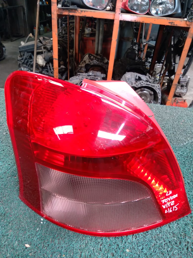 Stop Vitz 2006 LH