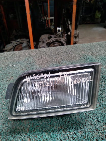 Rompenieblas Nissan Laurel Par