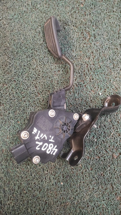 Pedal de aceleracion Toyota Vitz-Yaris