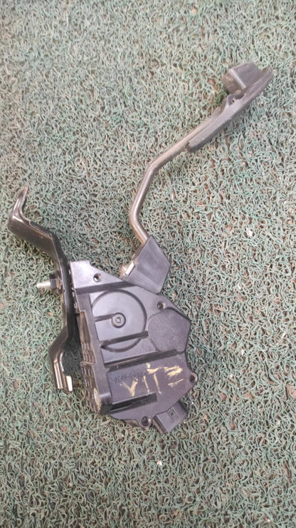 Pedal de aceleracion Toyota Vitz-Yaris