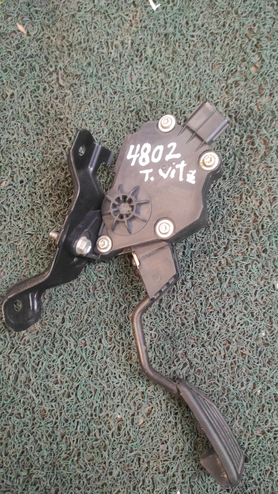 Pedal de aceleracion Toyota Vitz-Yaris